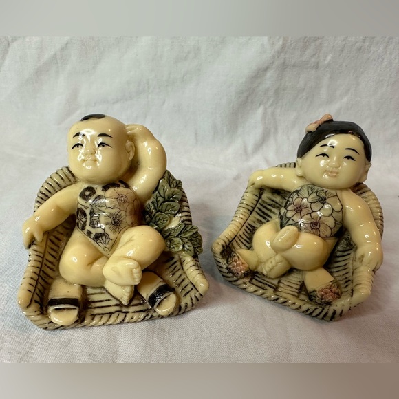 Pair of Vintage Japanese Resin Netsuke - Picture 11 of 12